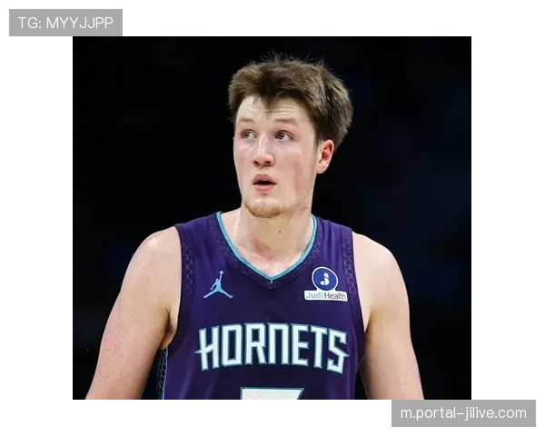 克尼佩尔34分对飙弗拉格，黄蜂三分战术成功