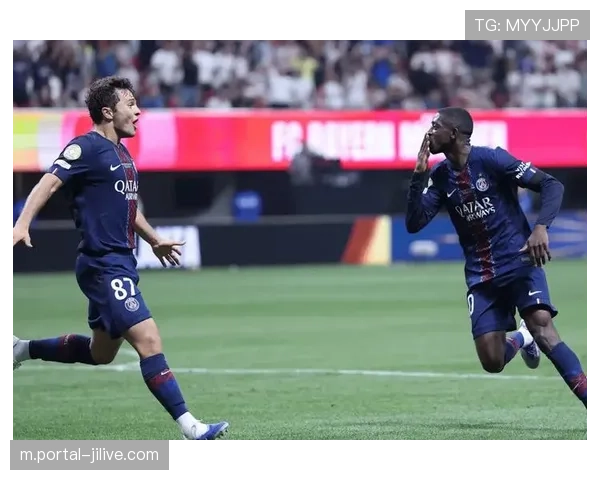 专访法国教练纪尧姆·吉勒:谈巴黎圣日耳曼的欧冠征程与本土青训 专访法国教练纪尧姆·吉勒:谈巴黎圣日耳曼的欧冠征程与本土青训